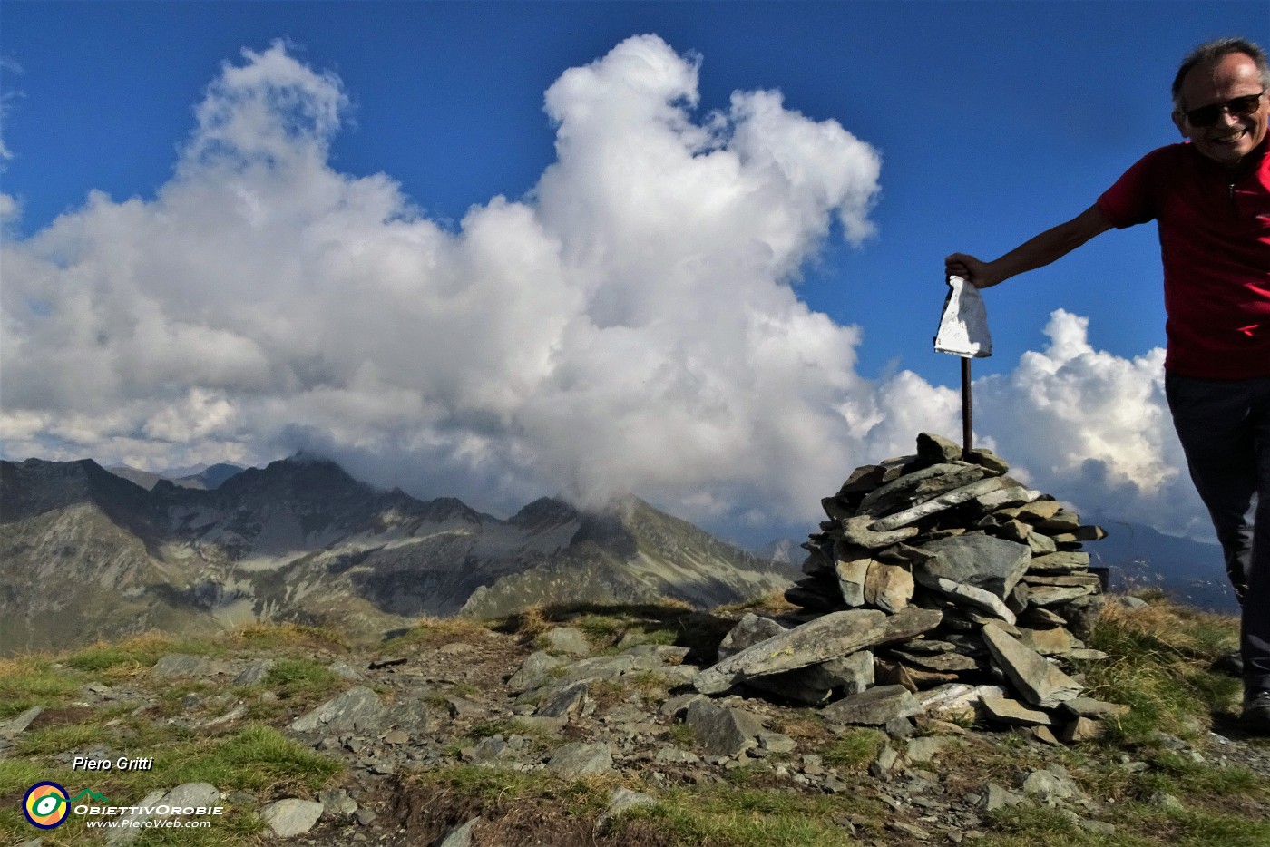 86 In vetta a Cima Lemma (2348 m) con vista verso Valegino e Cadelle .JPG -                                